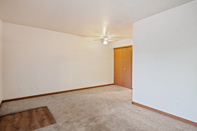 Building Photo - Prairie Creek Apartments