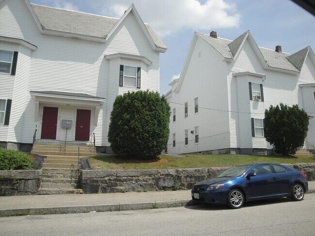 Building Photo - 153 Wilson St