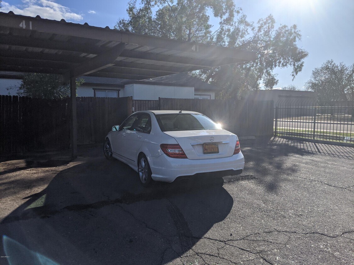 Primary Photo - 3351 N 69th Dr