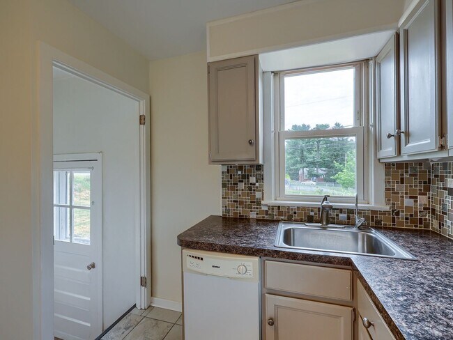 Foto del edificio - Adorable 2 Bedroom Single Family Home