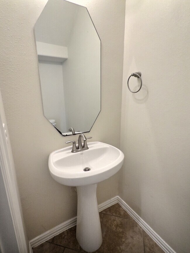 Foto del edificio - 118 Silverglen Ct