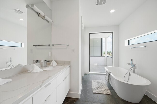 Foto del edificio - 2239 N MacGregor Way