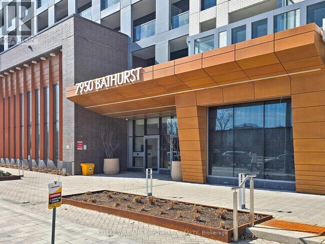 Photo du bâtiment - 7950 Bathurst St