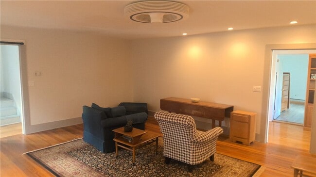 Foto del edificio - 64 Shethar St