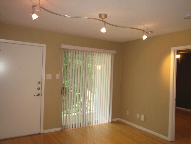 Foto del edificio - Adorable 1 bedroom apartment