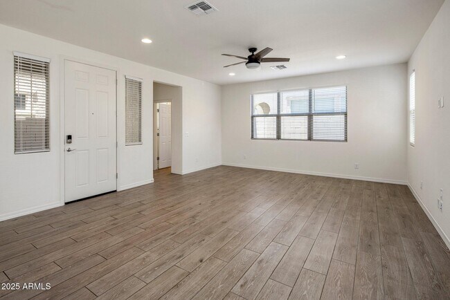 Foto del edificio - 5809 W Warner St