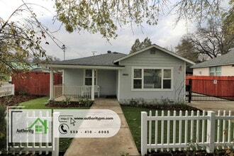 Building Photo - 1366 Magnolia Ave