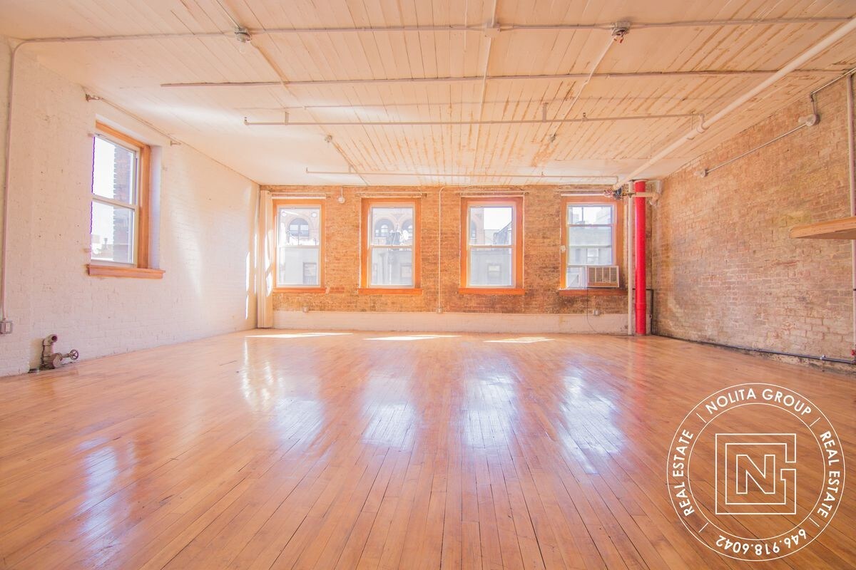 Primary Photo - 138 Mulberry St