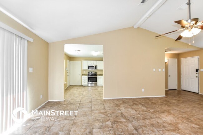 Building Photo - 1724 Panola Dr