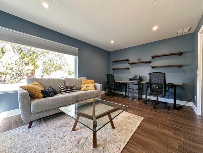 Foto del edificio - 3700 San Augustine Dr