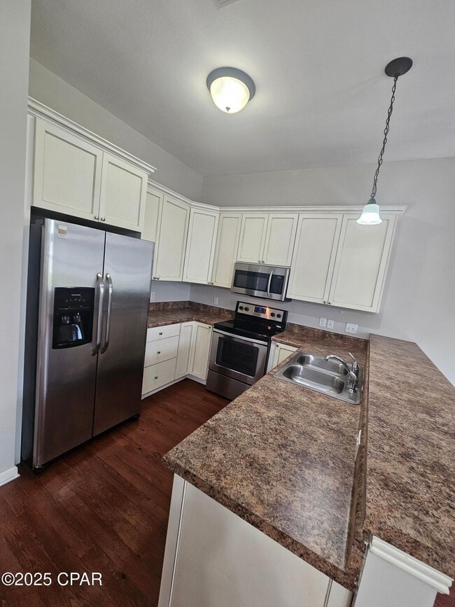 Building Photo - 7225 Quail Hollow Dr
