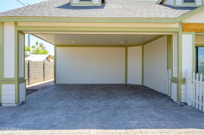Foto del edificio - 274 N Delaware St