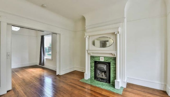 Interior Photo 2 - 723-725 Minna St