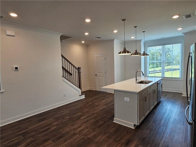 Building Photo - 502 Healy Dr