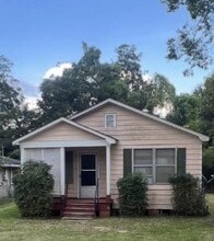 Building Photo - 820 Raymond St