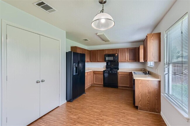 Building Photo - 18408 Cloudmore Ln