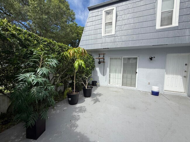 Foto del edificio - 11904 Basin St S