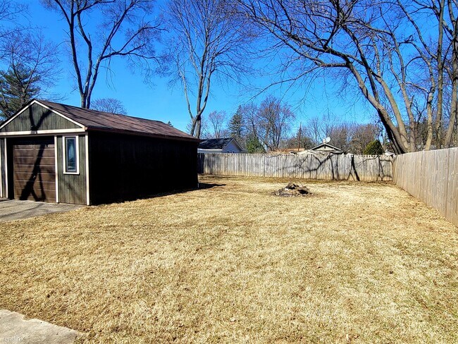 Building Photo - 2 br, 1 bath House - 6500 Prairie Lawn