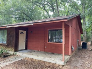 Building Photo - 1824 Seay Ct