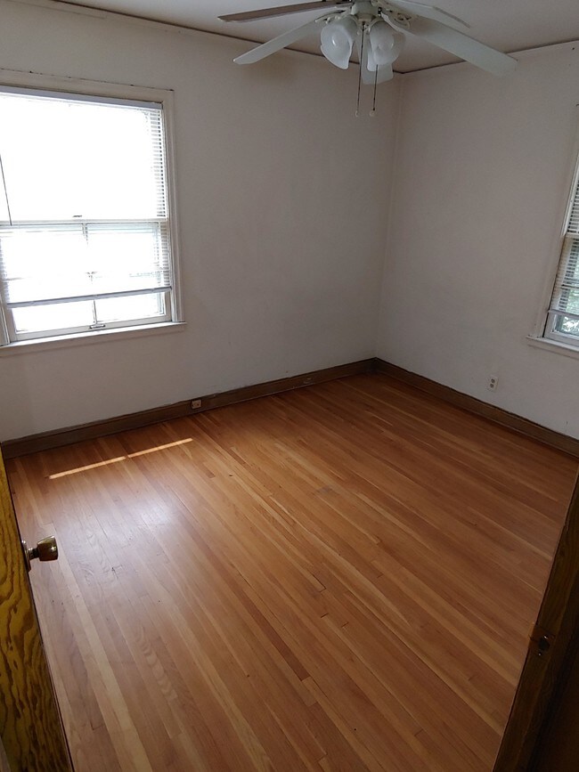 Bedroom - 1625 Sherburne Ave