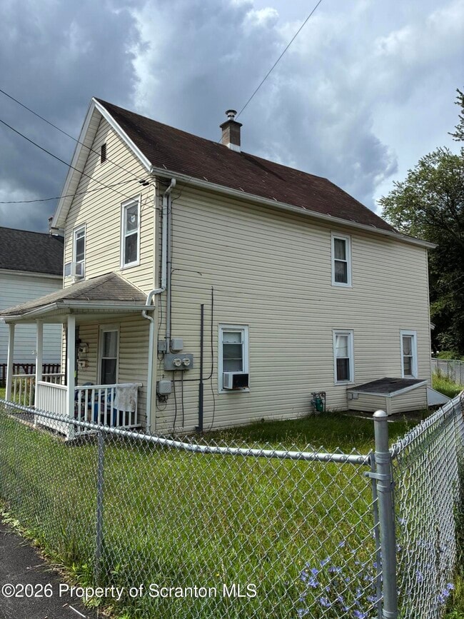 Building Photo - 987 Providence Rd