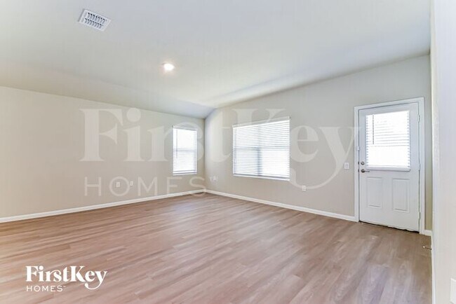 Foto del edificio - 4439 Meadowland Pl