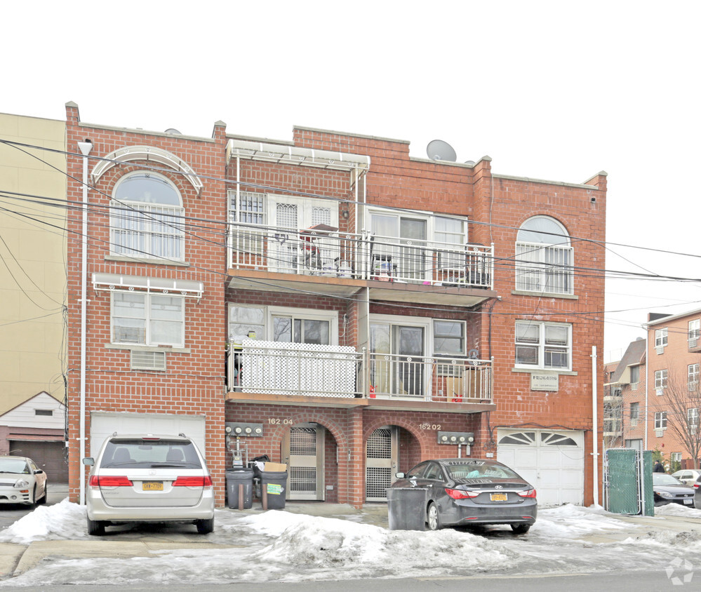 Building Photo - 16204 71st Ave