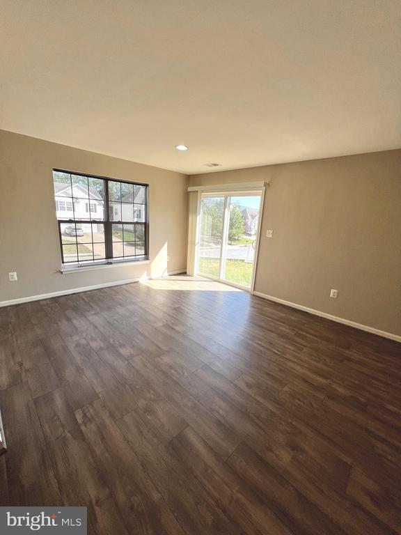 Building Photo - 194 Oxbow Dr