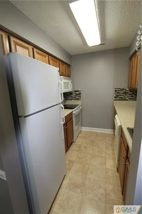 Building Photo - 5211 Ravens Crest Dr