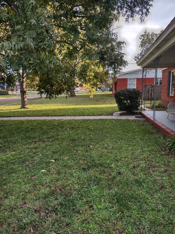 Building Photo - 30 N Trinity St