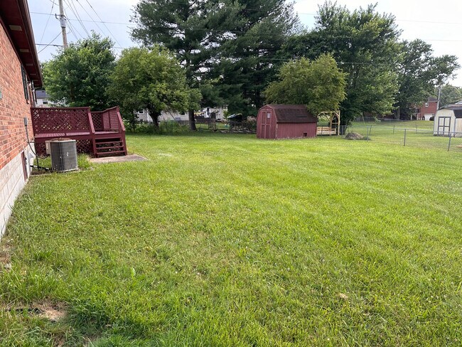 Building Photo - 129 Running Brook Trl