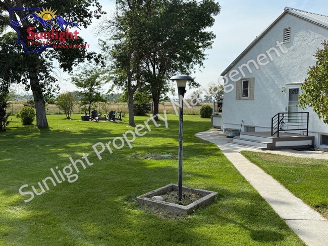 Building Photo - 15 Applewood Dr