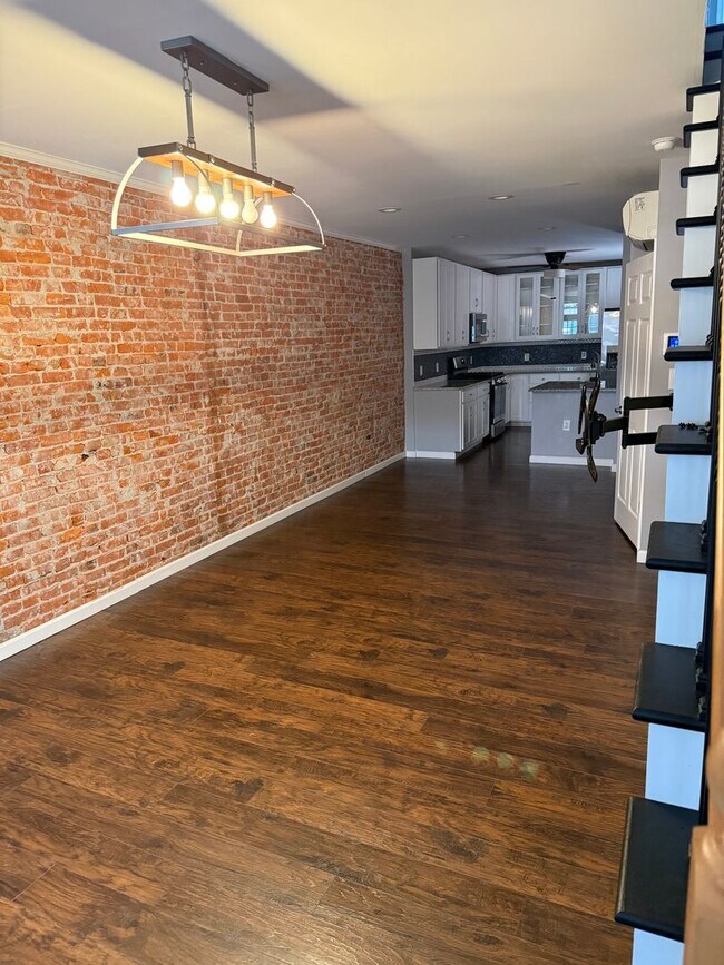 Building Photo - 2 bedroom, 1.5 bath home in Wilmington
