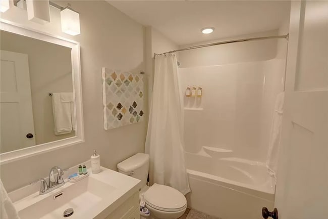 Building Photo - 10008 Aspen Ln