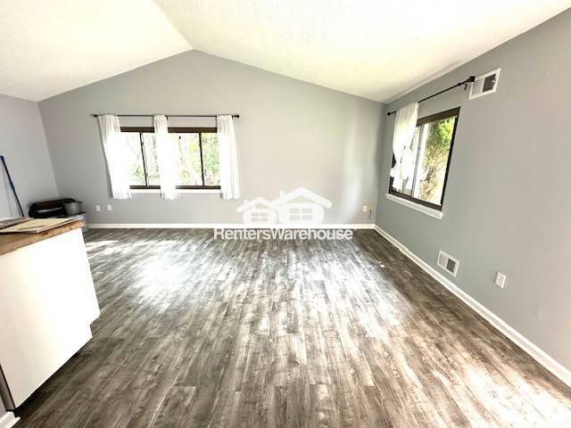 Foto del edificio - 9456 Sohap Ln