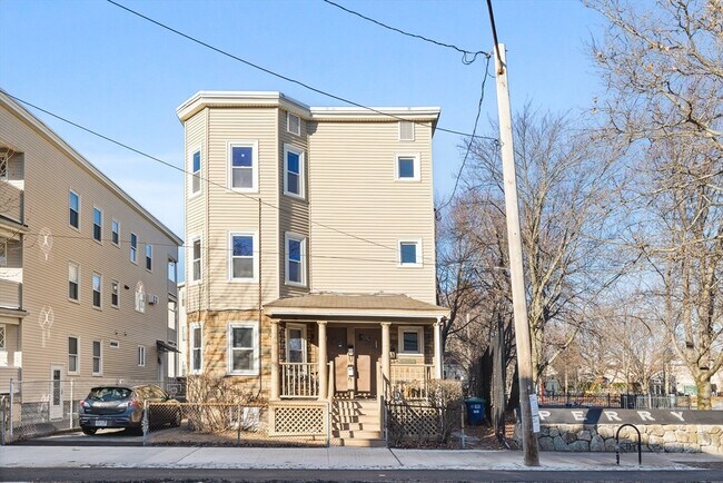 Building Photo - 361 Washington St