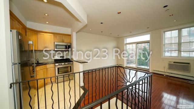 Foto del edificio - 2 bedroom in Astoria NY 11106