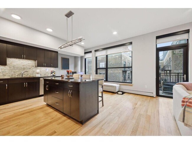 Foto del edificio - 740 Portland Ave