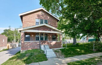 Building Photo - 5021 Ray Ave