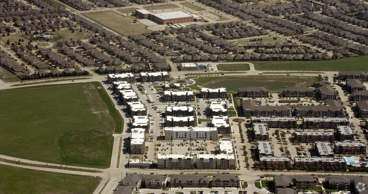 Aerial Photo - Post Oak Apartments