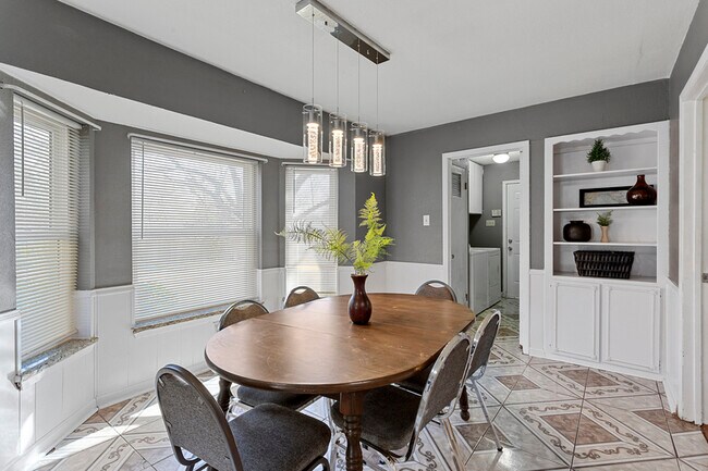 Building Photo - 1319 Andante Dr