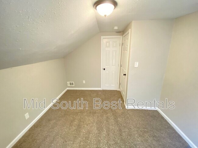 Foto del edificio - 2693 Kimball Ave