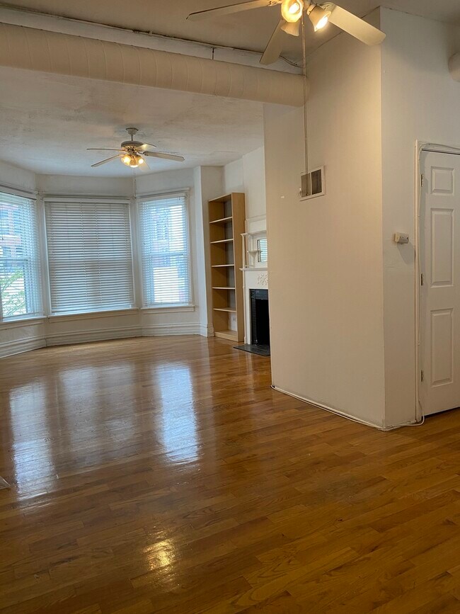 Foto del edificio - 2428 N Lincoln Ave