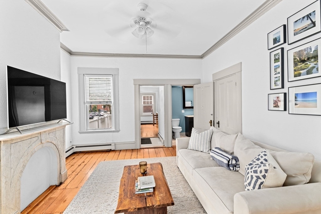 Foto principal - 683 E 4th St