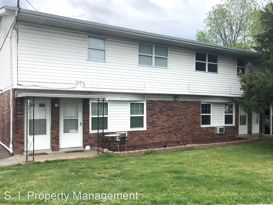 105 Walton Ln, Anna, IL 62906 - Room for Rent in Anna, IL | Apartments.com