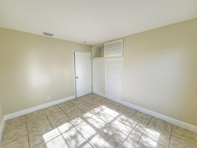 Foto del edificio - 420 Blue Heron Blvd