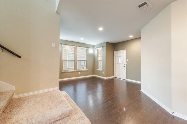 Building Photo - 9961 Aly May Dr