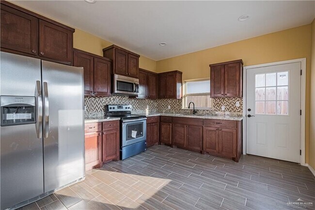 Foto del edificio - 420 Carlisle Ave