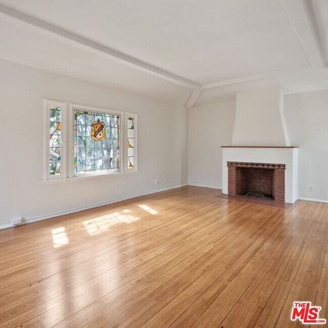 Foto del edificio - 1223 S Crescent Heights Blvd