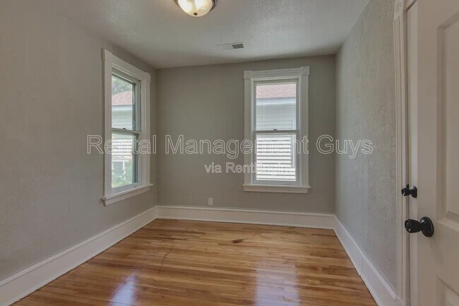 Foto del edificio - 1500 N Irving Ave